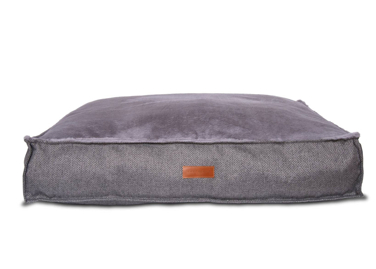 The Balmoral Pillow Bed | House of Terra